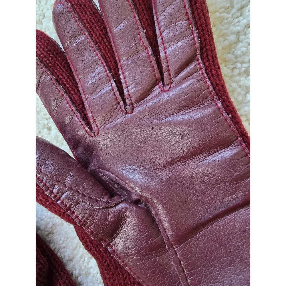 Vintage Womens Burgundy‎ Knit Gloves Lined Winter Warm Fashion Accessories 1970s